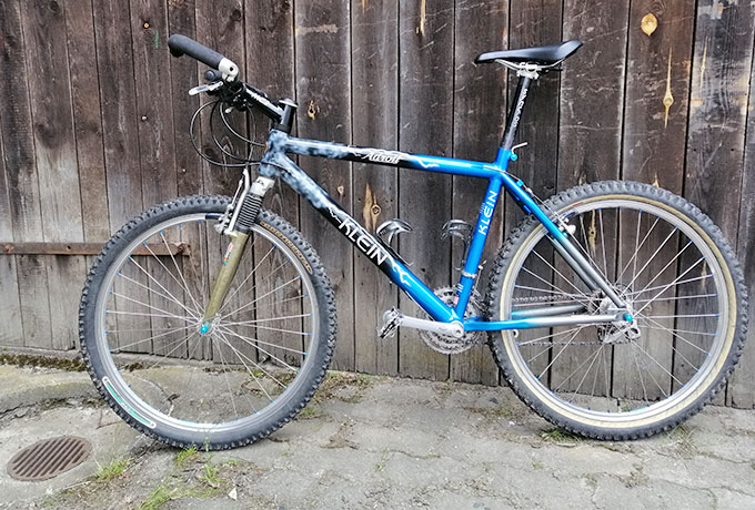 Fahrrad KLEIN Adroit in schwarz-blauer Lackierung