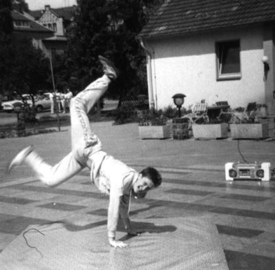 Breakdancer