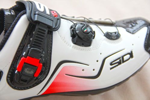 Radschuh Cape von SIDI