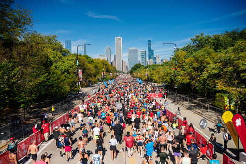 Dicht gedrängtes Läuferfeld beim Chicago Marathon