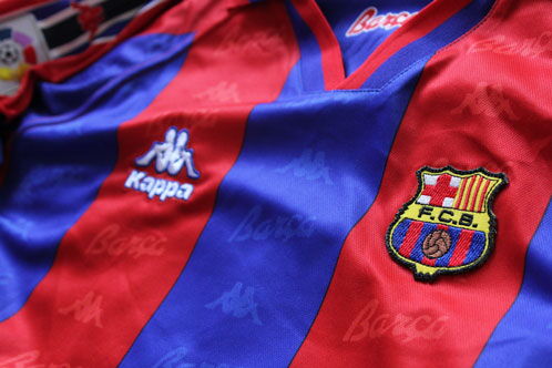 Blaues Fussballtrikot von FC Barcelona