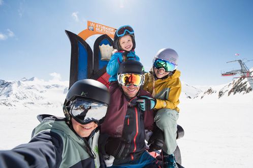 Familie auf der Skipiste