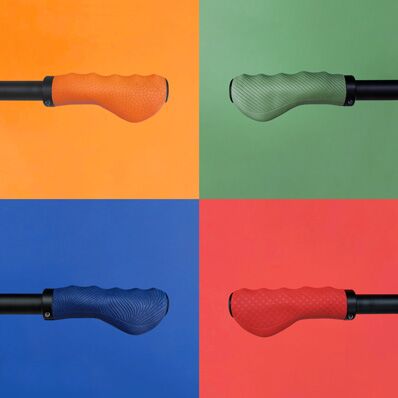 Fahrradgriffe von Personomic in orange, grün, rot und blau