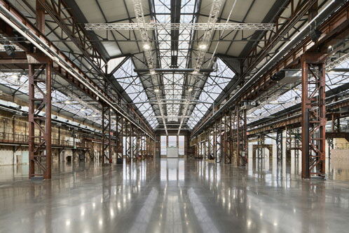 Große leere Halle des Areal Böhler