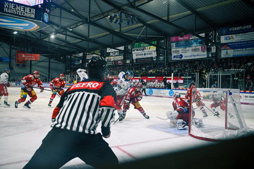 Spielszene beim Eishockey