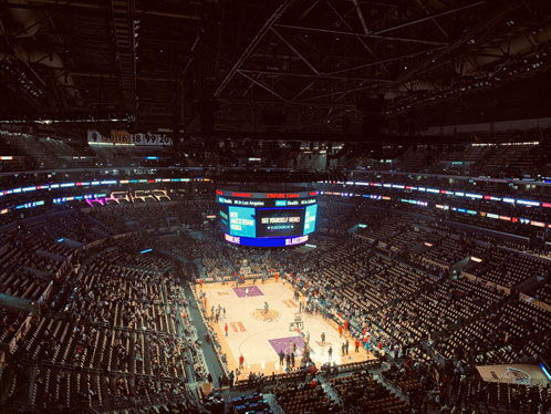 Großes Basketballstadion aus Vogelperspektive