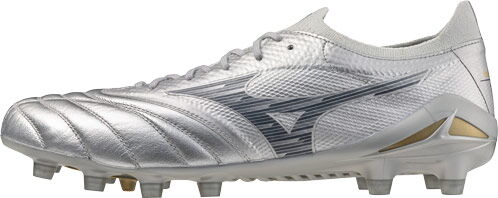 Hellgrauer Fußballschuh Mizuno Morelia Neo IV Beta Elite mit hellgrauer Sohle