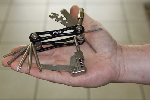 Multitool mit Kettennieter