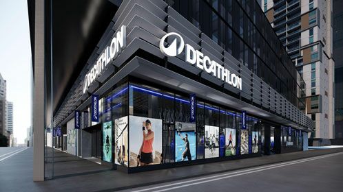 Schaufenster einer Filiale von Decathlon