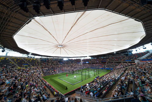 Luftaufnahme eines Tenniscourts