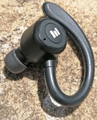 Einzelner Sportkopfhörer „MiiBUDS ACTION II“ von Miiiego in Detailansicht