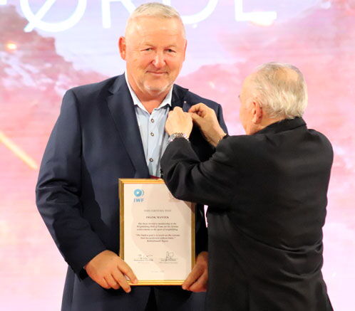 Gewichthebertrainer Frank Mantek bei der Preisverleihung