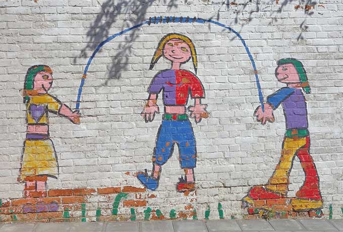 Kreidezeichnung auf einer Mauer