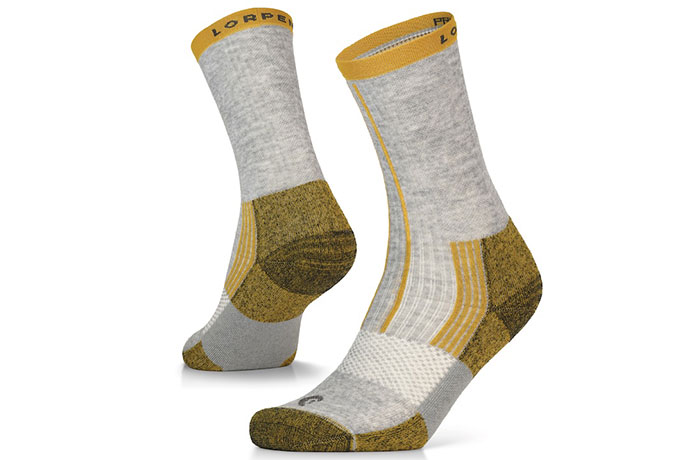 Beige-weiß gefärbte Laufsocke